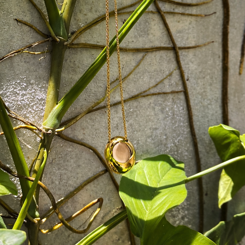 Reliquia , Necklace